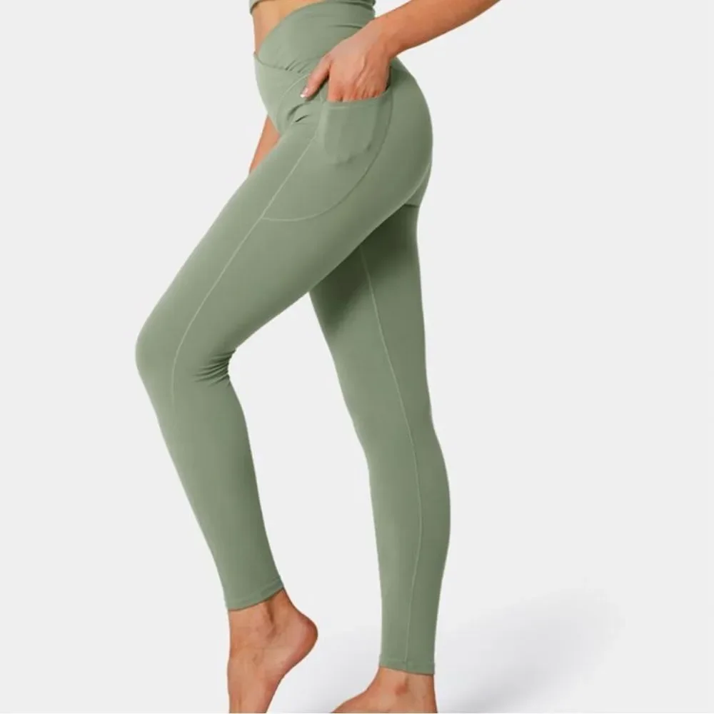 Halara Cloudful™ Fabric Crossover Pocket Plain Leggings Mossy Green 7/8 M NWT